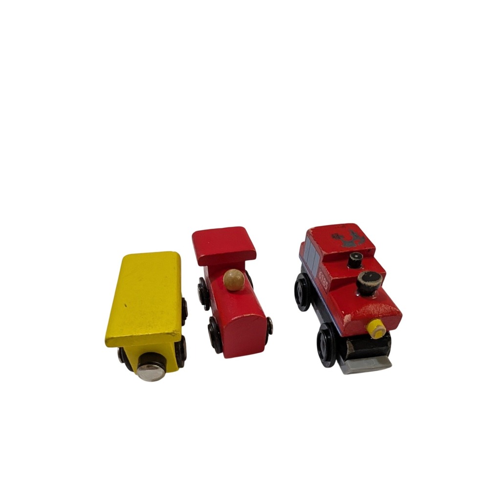 Vintage Wooden Magnetic Train Cars Set of 3 Red Yellow Engine 6185 Toy